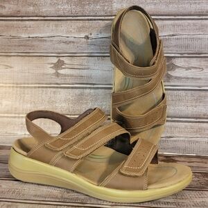 Orthofeet Naxos Two Way Velcro Strap Brown Sandals Size 11W